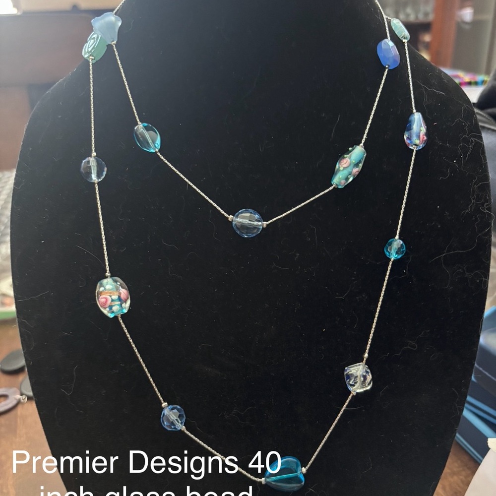 Premier Designs Aqua and Silver Necklace